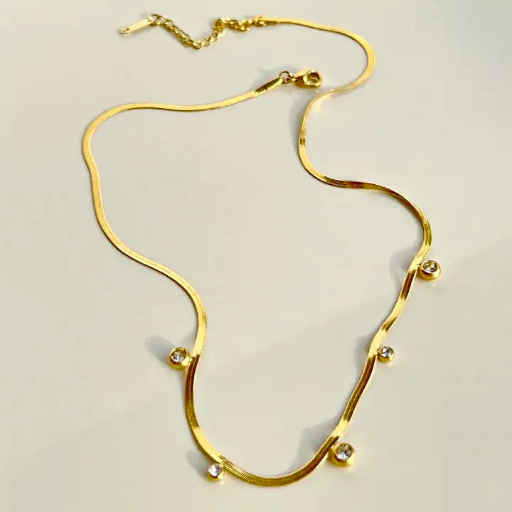 Sabrina Necklace 18k Gold Anti Tarnish