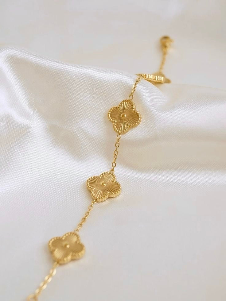 Clover necklace 18k Gold Anti Tarnish