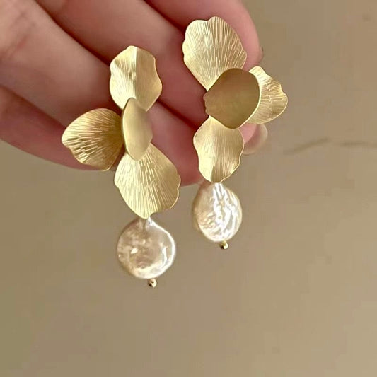 Hazel Dangling Earrings 18k Gold Anti Tarnish Handcrafted