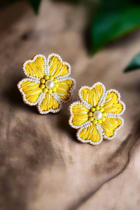 Daisy flower handmade earrings
