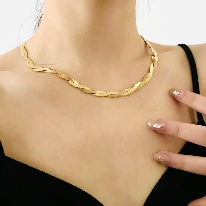 Ember Necklace 18k Gold Anti Tarnish - SASSYNESS